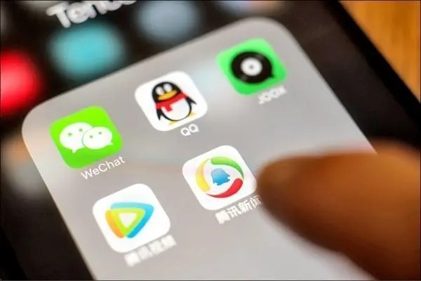 怎么快速的把一个QQ里的全部好友加到另一个QQ中？